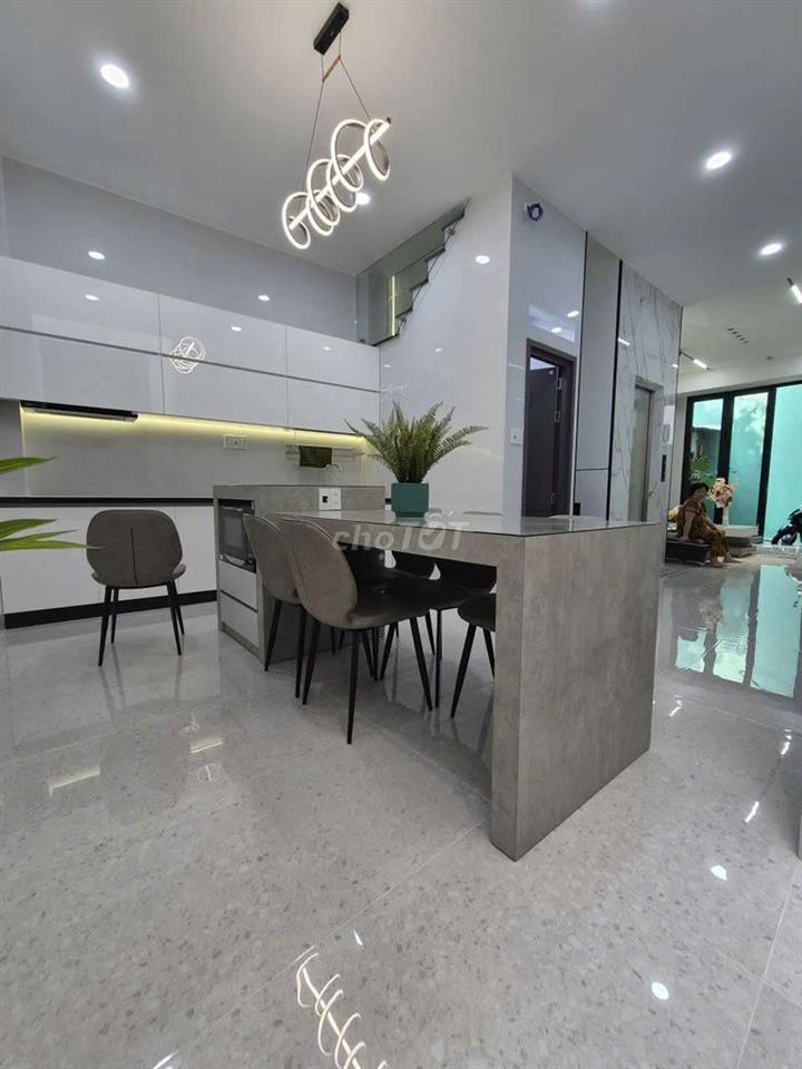 Nhà mới xây đẹp 4 tầng cần bán - DTS 130m - giá 8,2 tỷ TL