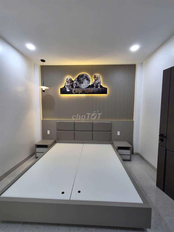 Nhà mới xây đẹp 4 tầng cần bán - DTS 130m - giá 8,2 tỷ TL