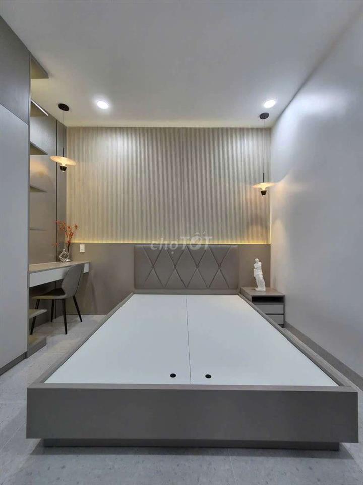 Nhà mới xây đẹp 4 tầng cần bán - DTS 130m - giá 8,2 tỷ TL