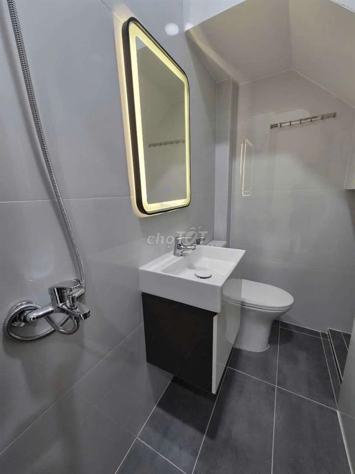Nhà mới xây đẹp 4 tầng cần bán - DTS 130m - giá 8,2 tỷ TL