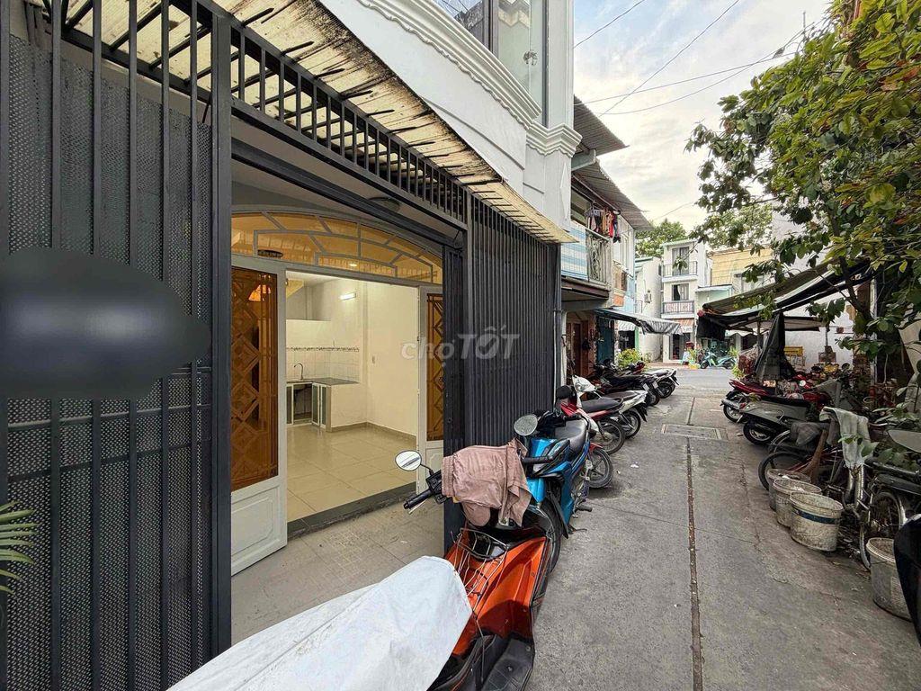 Nhà Thuê Lạc Long Quân, Q.11 - 2PN- 2 Tầng Fuil nội thất.