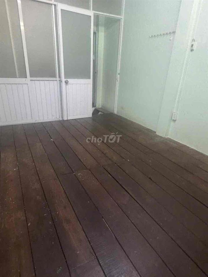 nhà riêng 2 tầng,  DTSD 52m2, hẻm chính ra Lý Thái Tổ ,