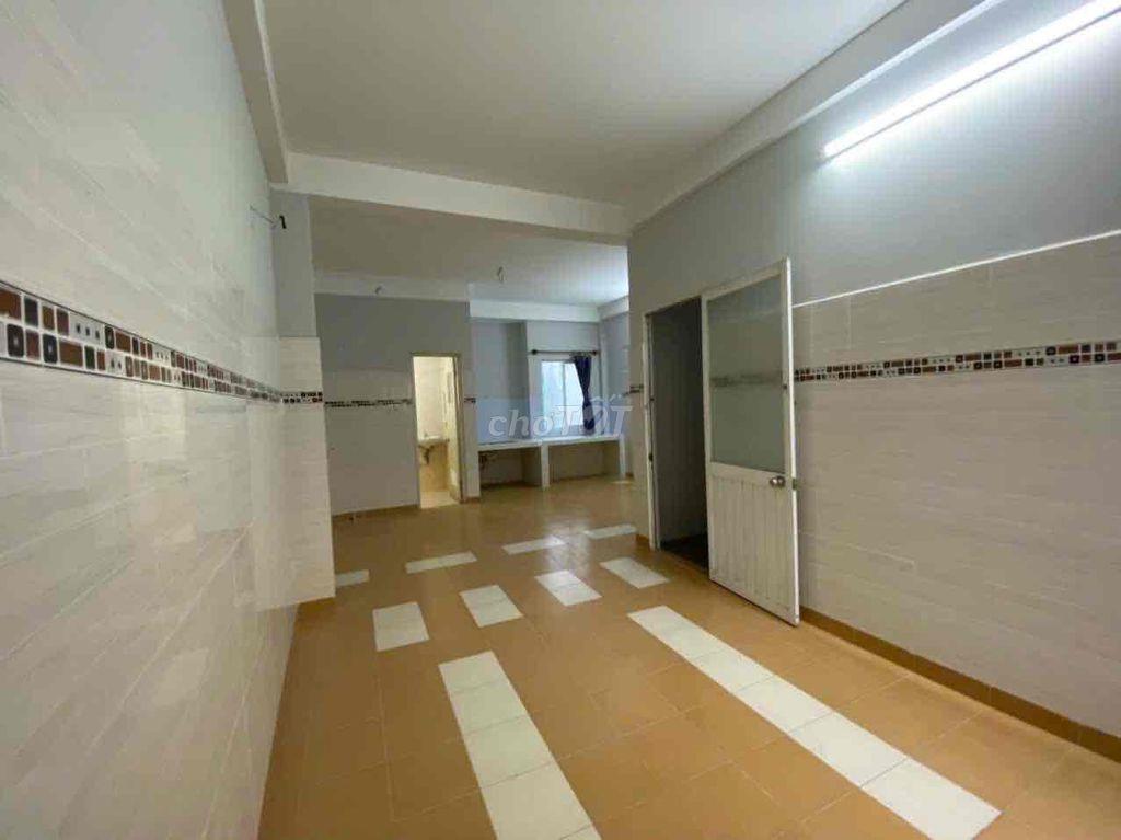 CHO THUÊ NHÀ NGUYÊN CĂN, TẦNG 2 LẦU ĐÚC TIỆN NGHI GIÁ RẺ TRUNG TÂM Q10