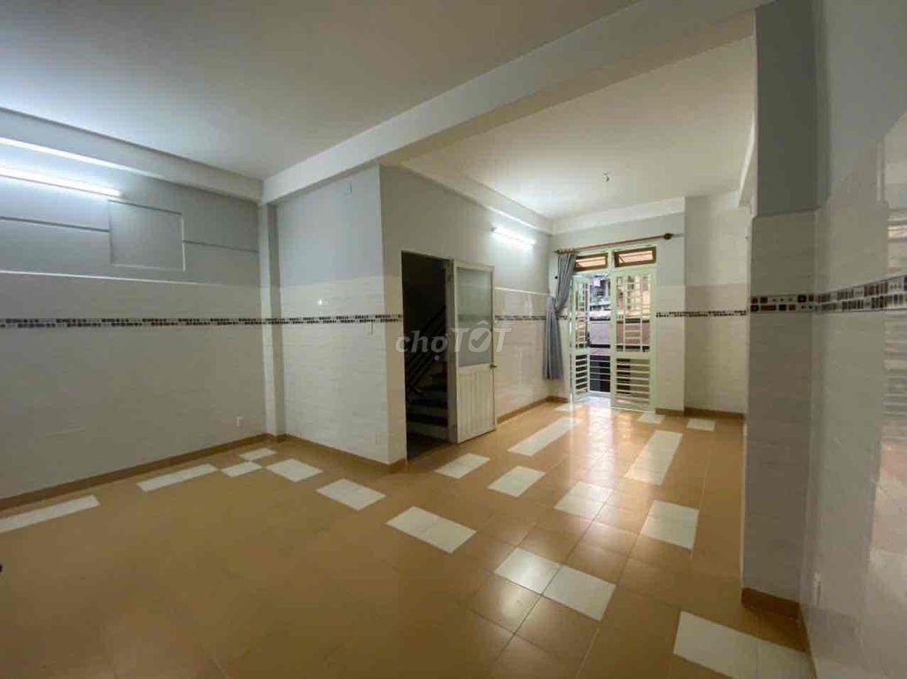 CHO THUÊ NHÀ NGUYÊN CĂN, TẦNG 2 LẦU ĐÚC TIỆN NGHI GIÁ RẺ TRUNG TÂM Q10
