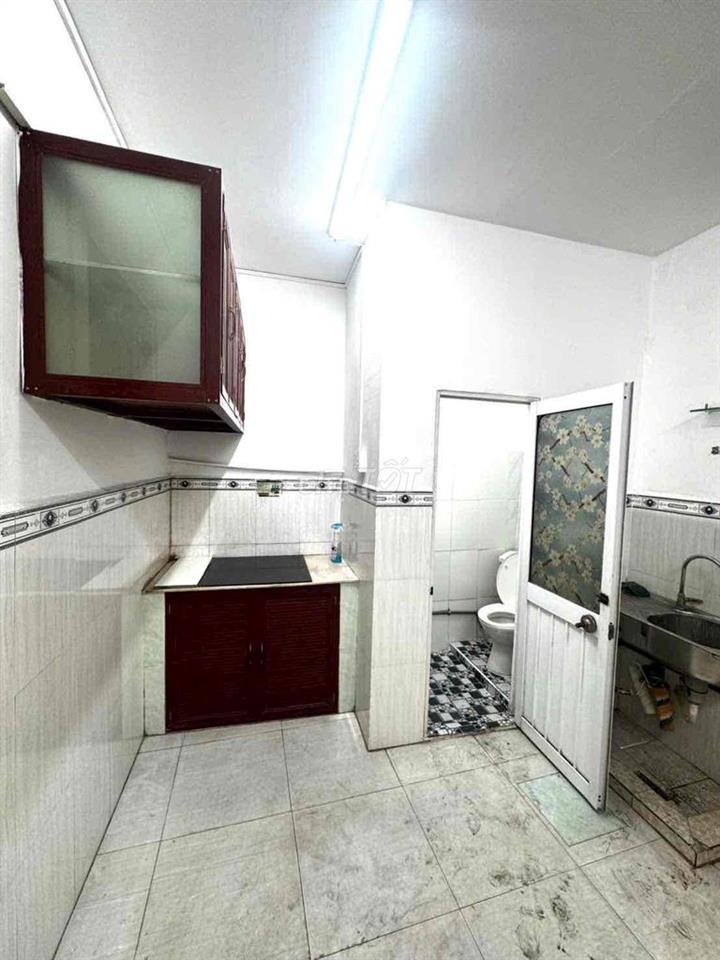 Cho thuê Nhà Nguyên Căn Mặt Tiền Đường 3/2  72m2