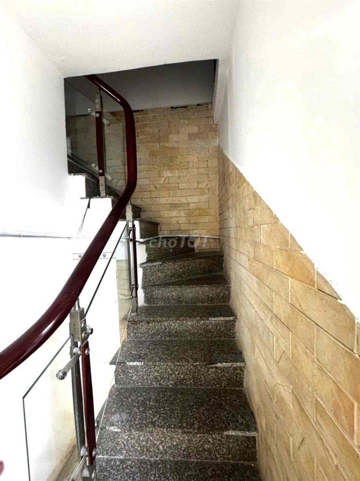 Cho thuê Nhà Nguyên Căn Mặt Tiền Đường 3/2  72m2