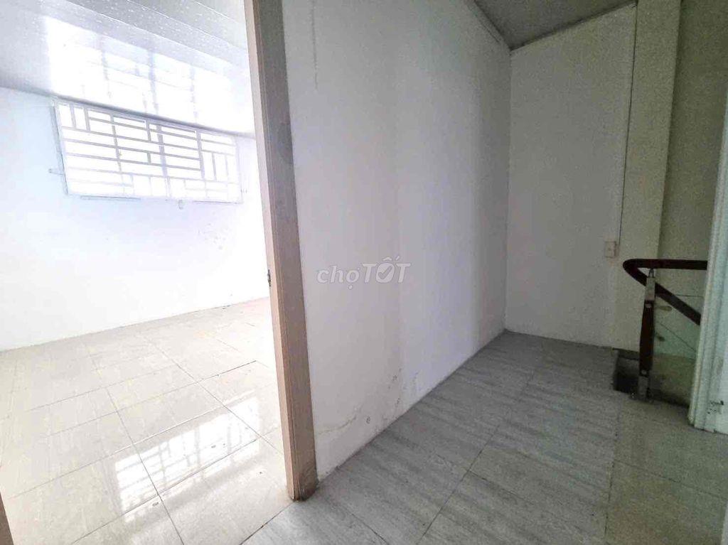 Cho thuê Nhà Nguyên Căn Mặt Tiền Đường 3/2  72m2