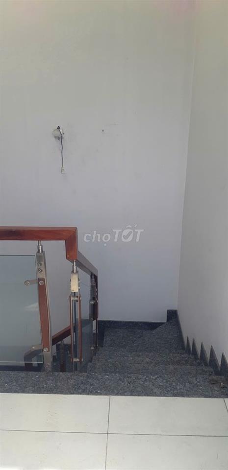 Cho thuê nhà mặt tiền đường Thành Thái - Trung tâm Q10 cũ