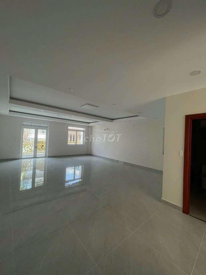 tòa vp mới xây đường 3/2, dt. 8x18m 1 tr 5 lầu st. 