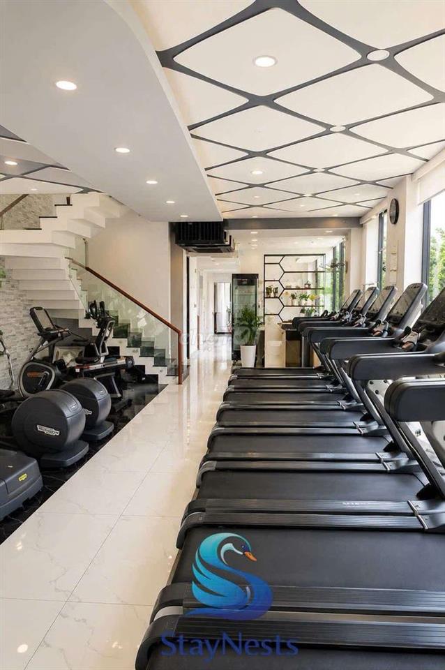cho thuê căn góc 2 mặt tiền Sư Vạn Hạnh, q10