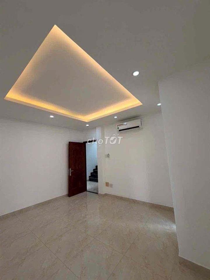 CHO THUÊ NHÀ, HXH, 2x/ Chử Đồng Tử, 9x7, 3Tầng, P.7, Q.Tân Bình. 