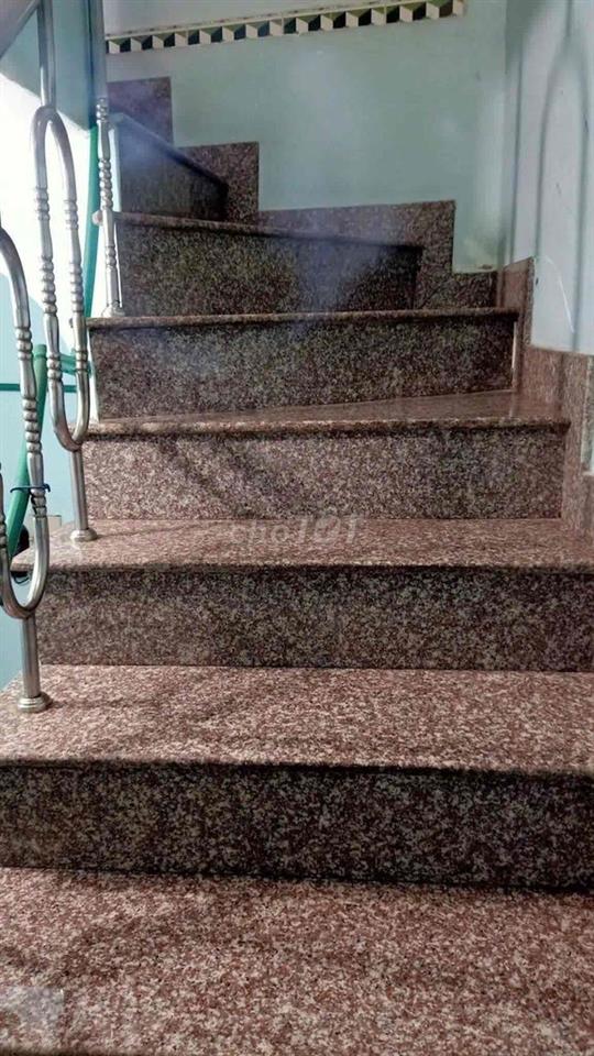 Nhà nguyên căn quận 10 khu chợ sầm uất