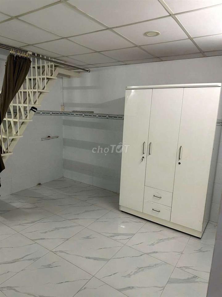 nhà đẹp sạch sẻ wa rẻ 2 phòng ngủ nhanh tay nha ace 
