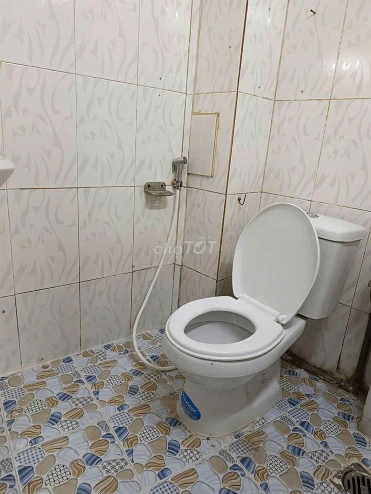 nhà sạch sẻ 2 lầu 2 phòng ngủ 