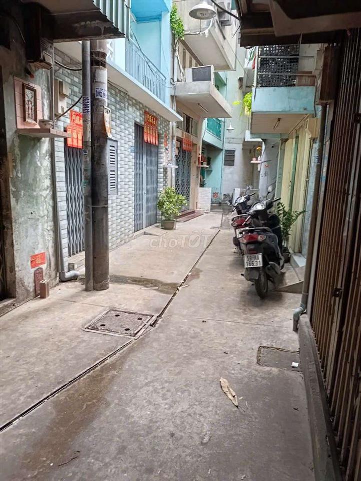 nhà sạch sẻ 2 lầu 2 phòng ngủ 