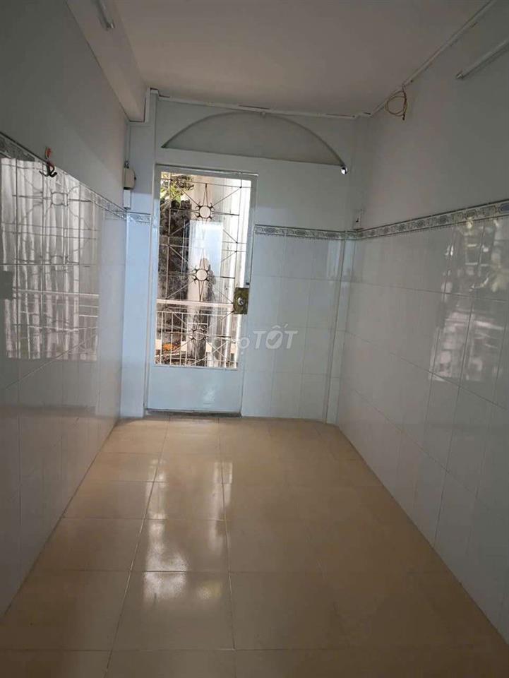 nhà sạch sẻ 2 lầu 2 phòng ngủ 