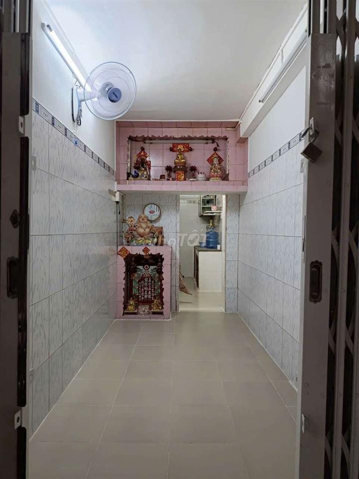 nhà sạch sẻ 2 lầu 2 phòng ngủ 
