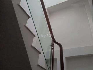 nhà sạch sẻ vô ở liền cho thuê 6 tháng 