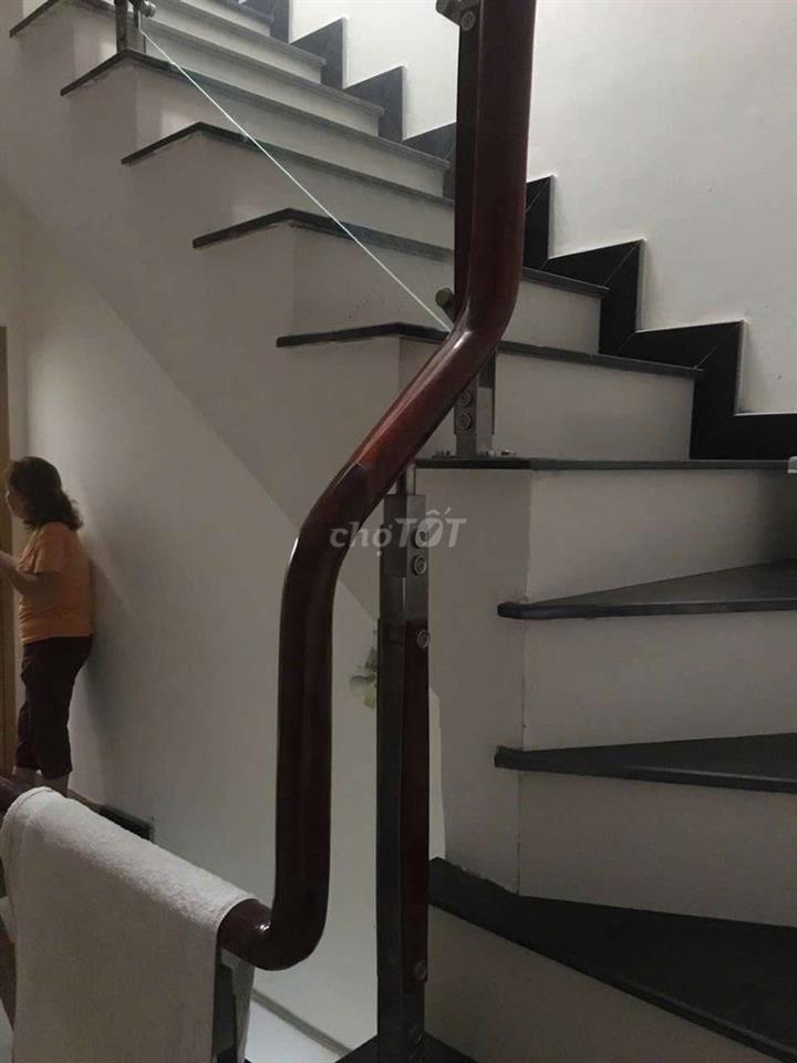 mặt đường 32 ông ích Khiêm hẻm 7m kd mọi nghành nghề 