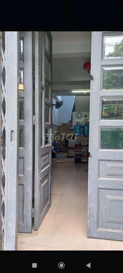 nhà sạch sẻ vô ở liền khu VIP 2 lầu 2 phòng ngủ 