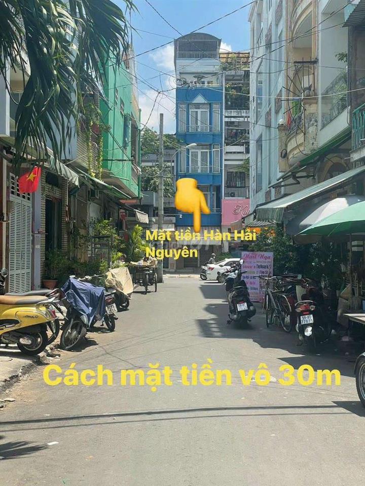 mặt tiền khu vực sầm uất đường 8m c tay nơ vào đc 