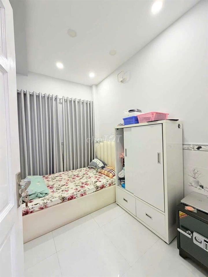 nhà đẹp 3 phòng ngủ có nội thất wa rẻ vô ở liền 