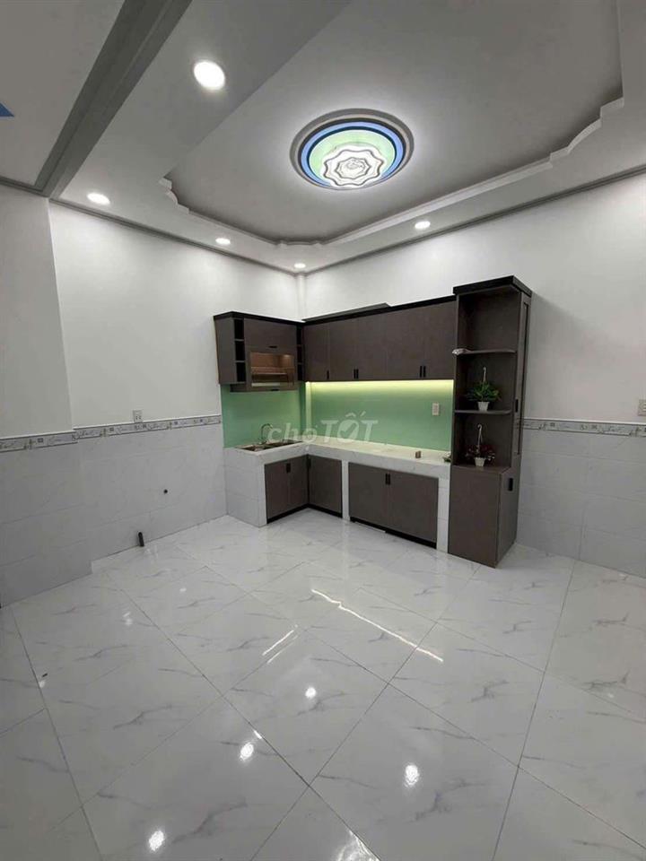 nhà đẹp 3 phòng ngủ 2 lầu wa rẻ vô ở liền nhà mới 