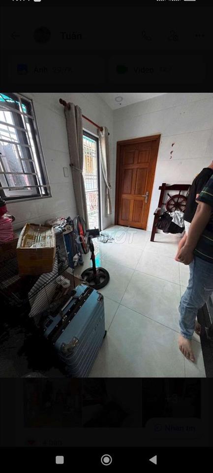 nhà căn gốc 4 phòng ngủ có 2 máy lạnh năng lượng mặt trời 