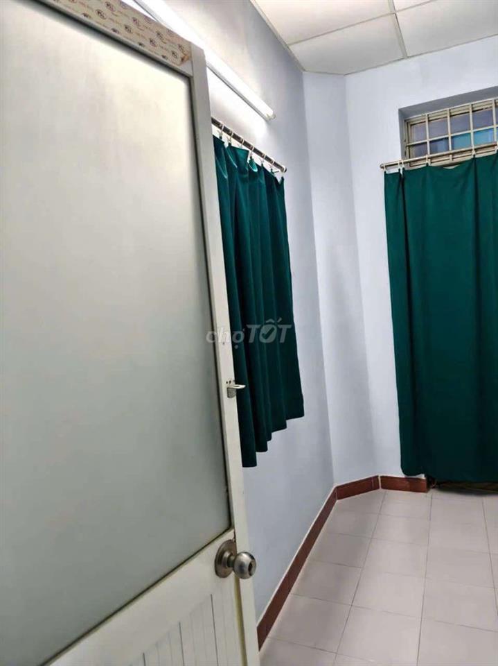 nhà 2 lầu đúc 3 phòng ngủ 2vs nhà ảnh thật mới sữa lại mới 