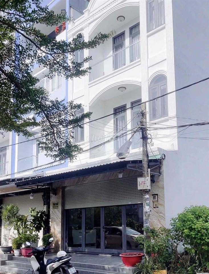 Cần bán gấp biệt thự nhà phố hẻm 1805 Huỳnh Tấn Phát