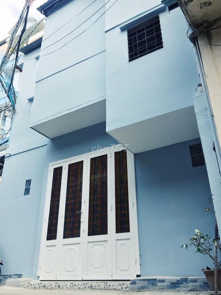 Cho thuê nhà nhỏ nguyên căn, chính chủ, trung tâm Quận 10