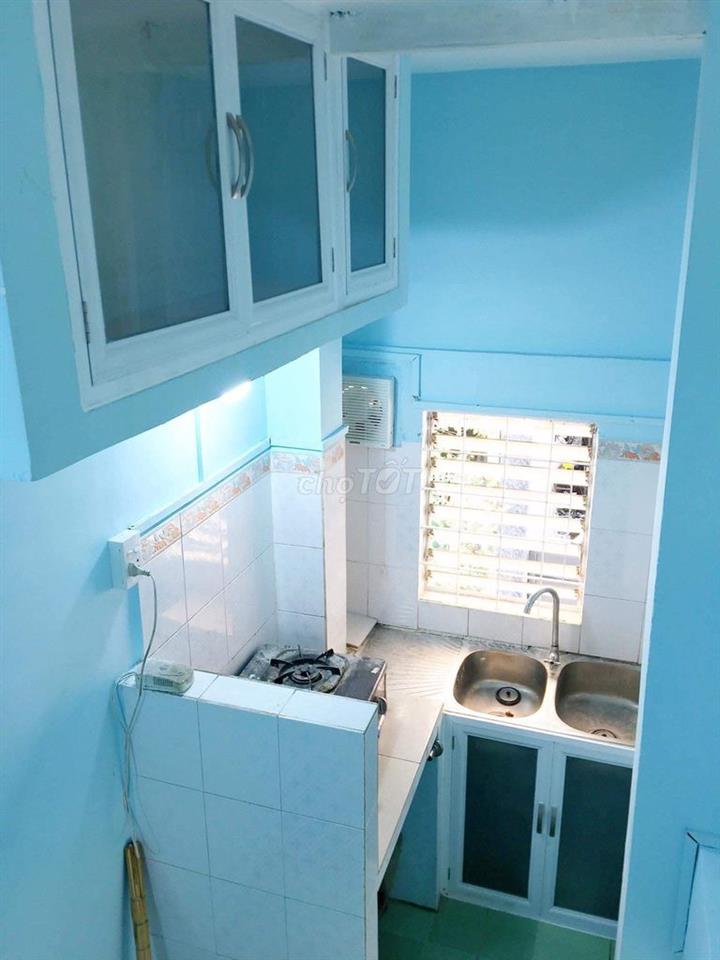 Cho thuê nhà nhỏ nguyên căn, chính chủ, trung tâm Quận 10