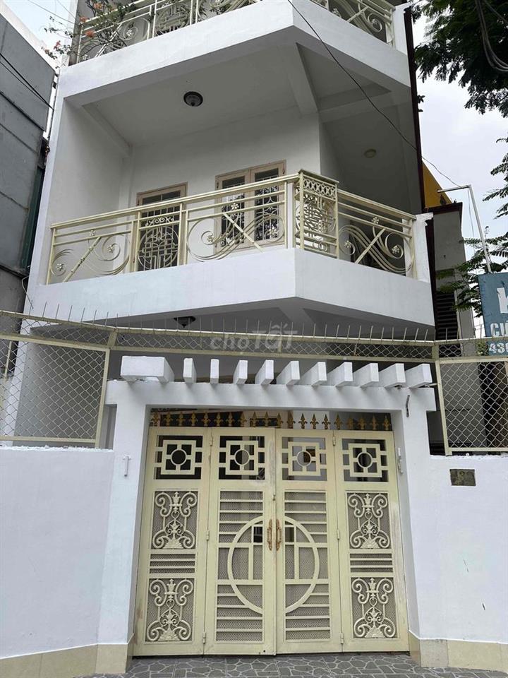Nhà phố 3 mặt tiền, 1 trệt, 1 lầu đường 3/2 P. 12 Q.10