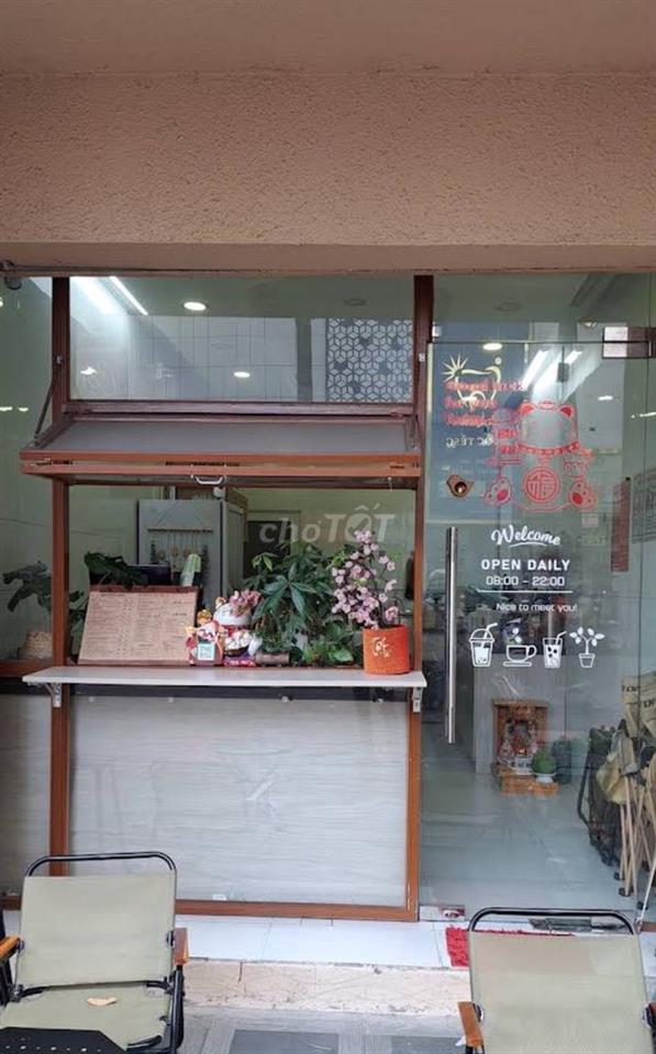 Cầng sang quán trà sữa