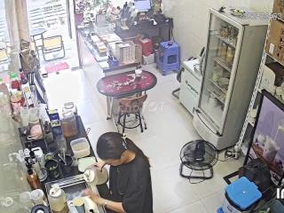 Cầng sang quán trà sữa