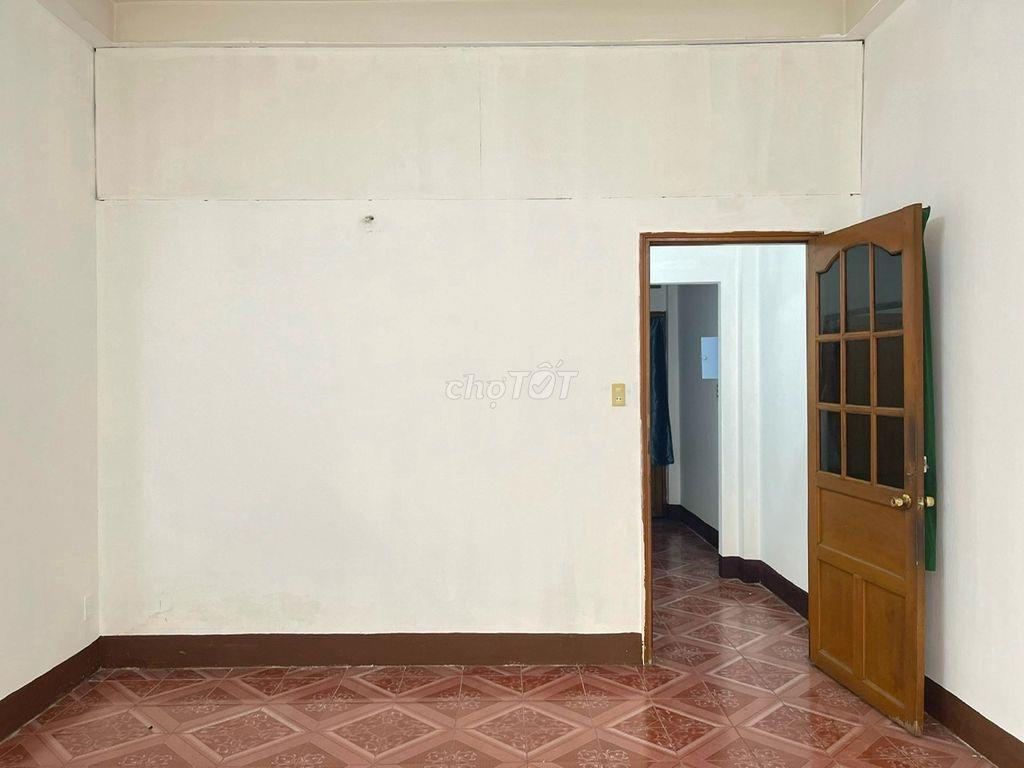 Cho thuê nhà mặt tiền 584 Đường 3 Tháng 2, 4x16m, 3 tầng, giá 45 triệu