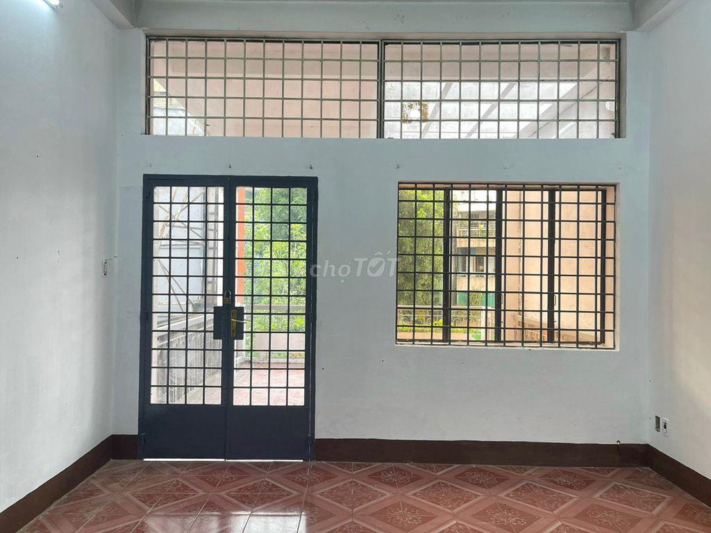 Cho thuê nhà mặt tiền 584 Đường 3 Tháng 2, 4x16m, 3 tầng, giá 45 triệu