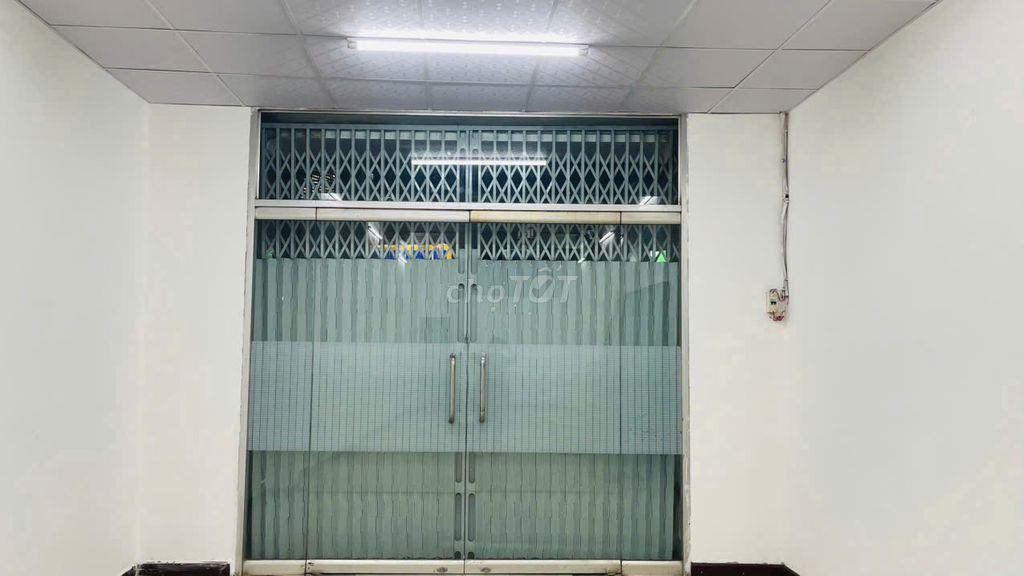 Cho thuê nhà mặt tiền 584 Đường 3 Tháng 2, 4x16m, 3 tầng, giá 45 triệu