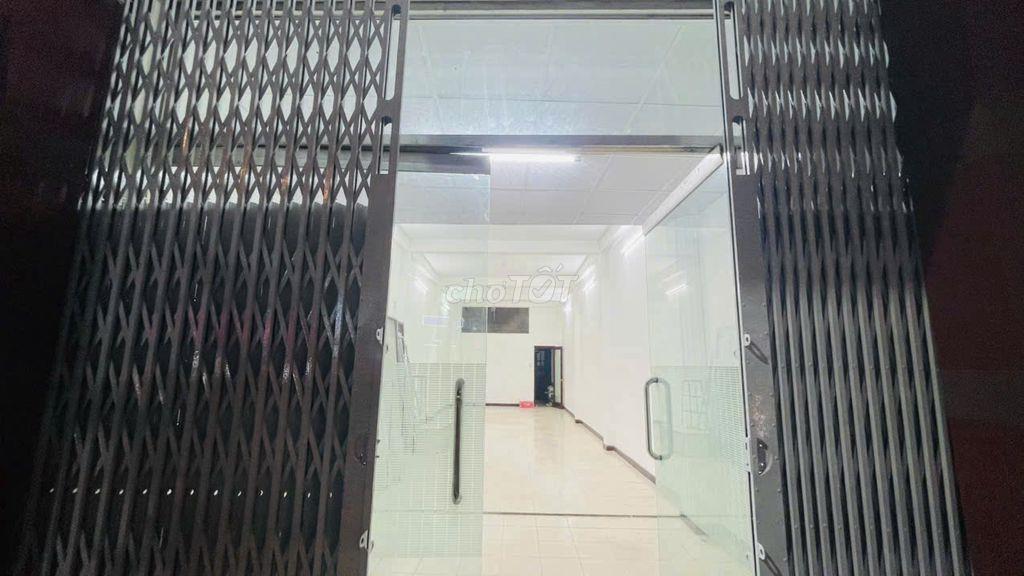 Cho thuê nhà mặt tiền 584 Đường 3 Tháng 2, 4x16m, 3 tầng, giá 45 triệu
