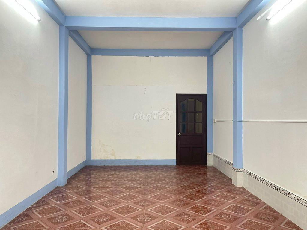 Cho thuê nhà mặt tiền 584 Đường 3 Tháng 2, 4x16m, 3 tầng, giá 45 triệu