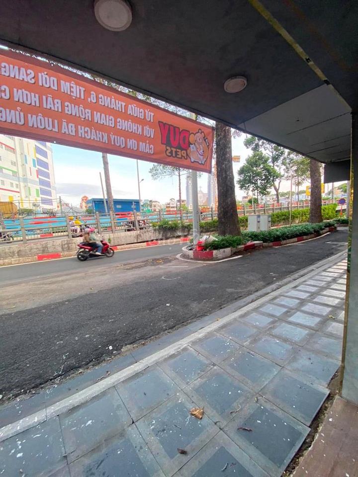 Mặt bằng đẹp đông đúc đường 3 tháng 2, Q10