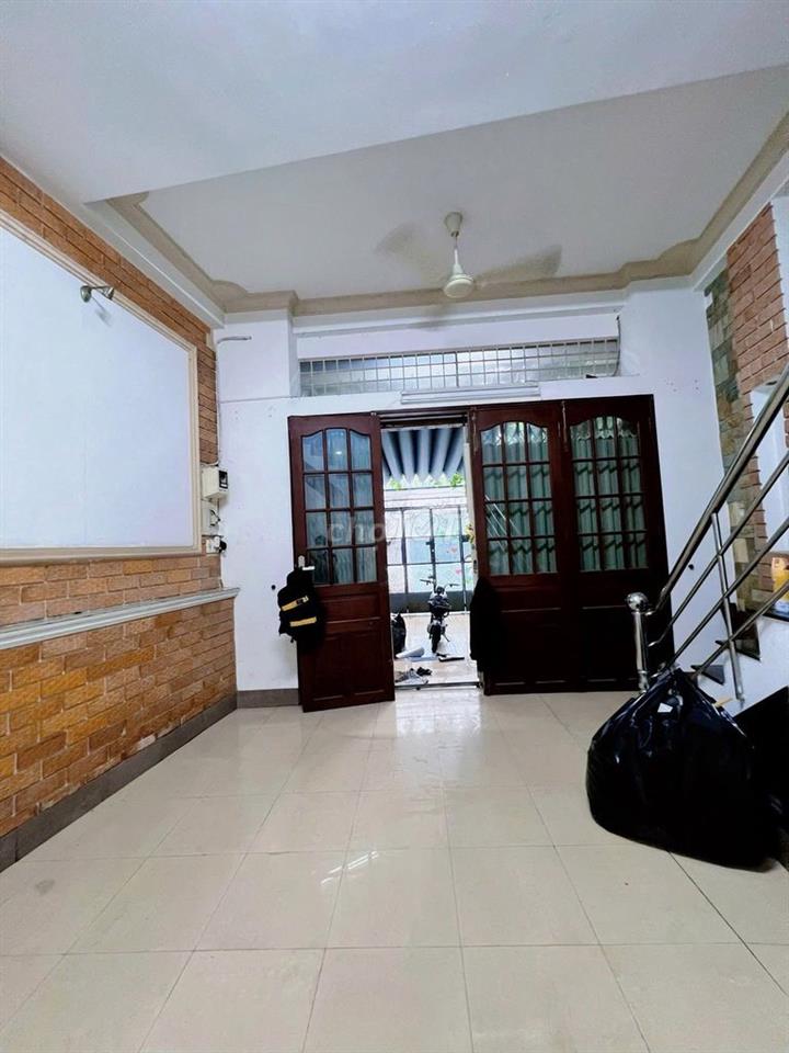 Cho thuê nhà mặt tiền Trần Hữu Trang Quận Phú Nhuận