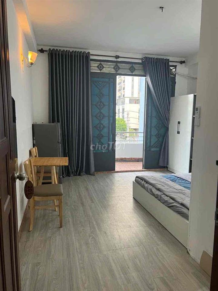 Phòng ban công tắt bếp sát tòa nhà Viettel chung cư Hà đô quận 10