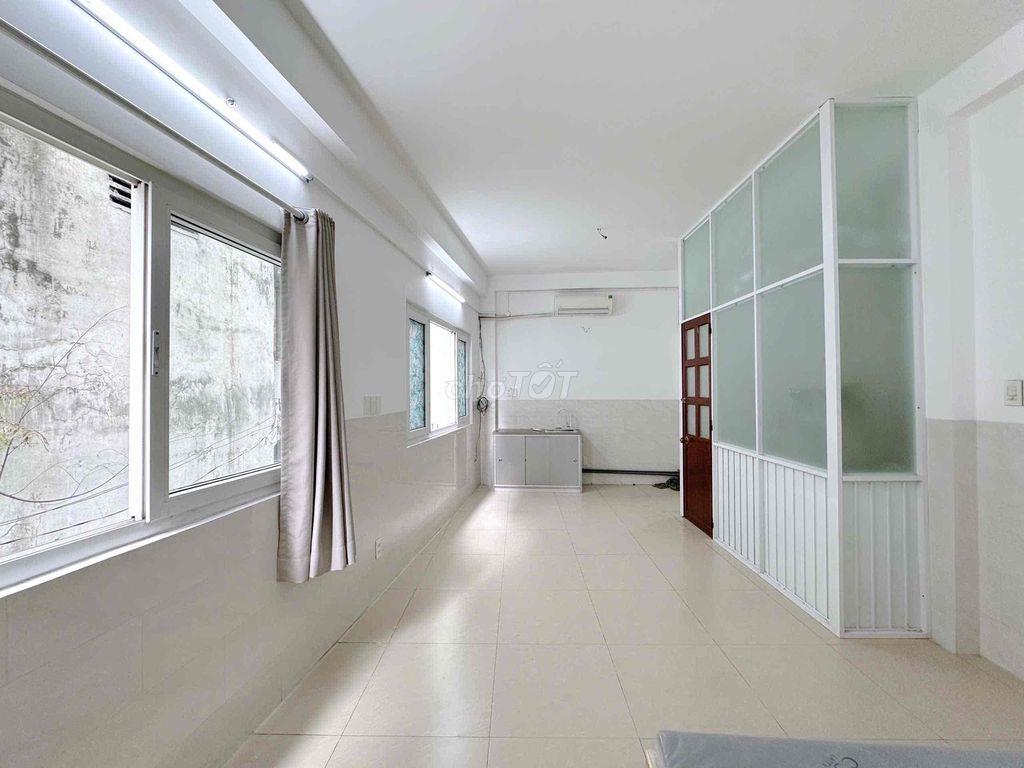 🔥 🏡 PHÒNG ĐẸP – STUDIO FULL NỘI THẤT CỬA SỔ THOÁNG NGAY UEH Q10 🔥