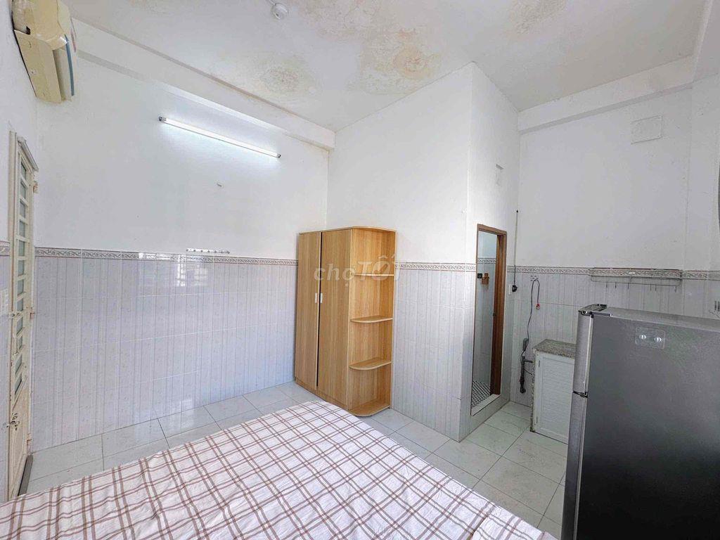 STUDIO CỬA TRỜI FULL NT GIÁ SINH VIÊN