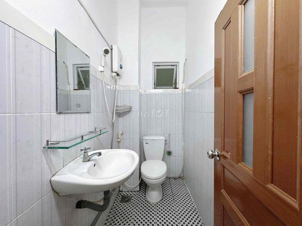 STUDIO CỬA TRỜI FULL NT GIÁ SINH VIÊN