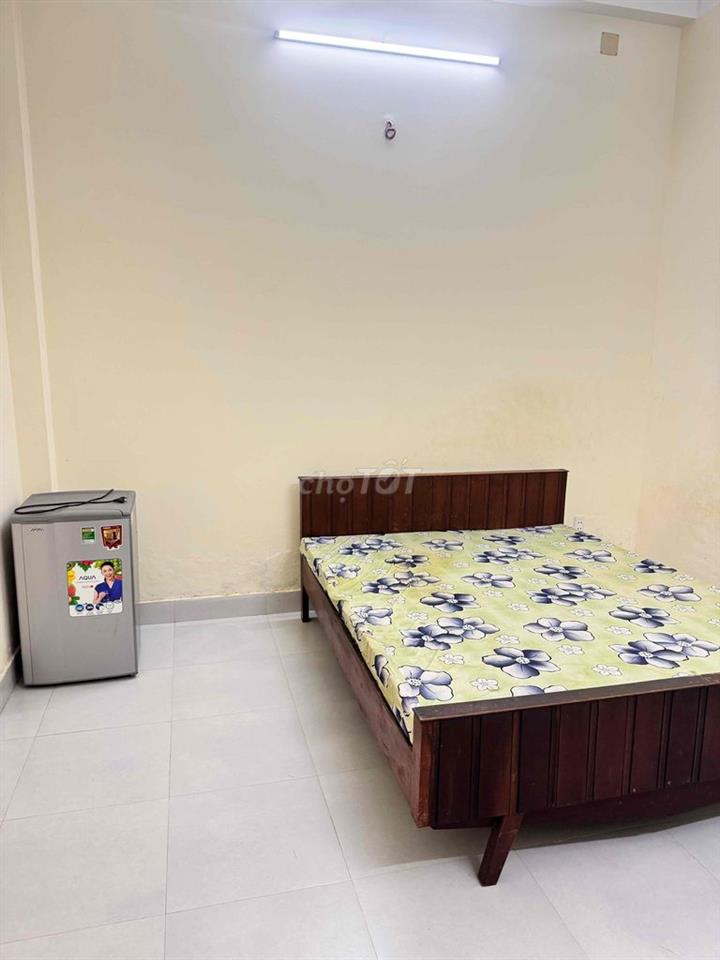 NHÀ MẶT TIỀN CẦN CHO THUÊ 10 PHÒNG, CHỈ 3tr-4tr/THÁNG