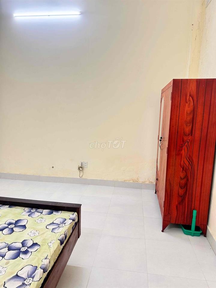 NHÀ MẶT TIỀN CẦN CHO THUÊ 10 PHÒNG, CHỈ 3tr-4tr/THÁNG