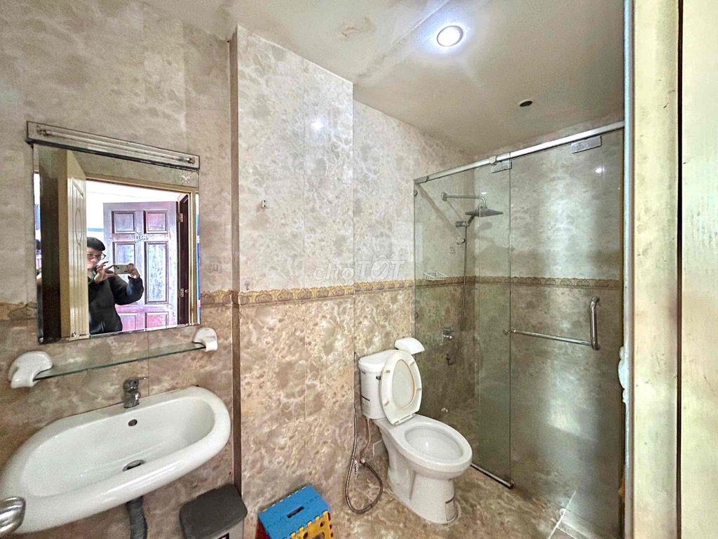 Trống sẳn studio full nội thất ngay đại học y dược
