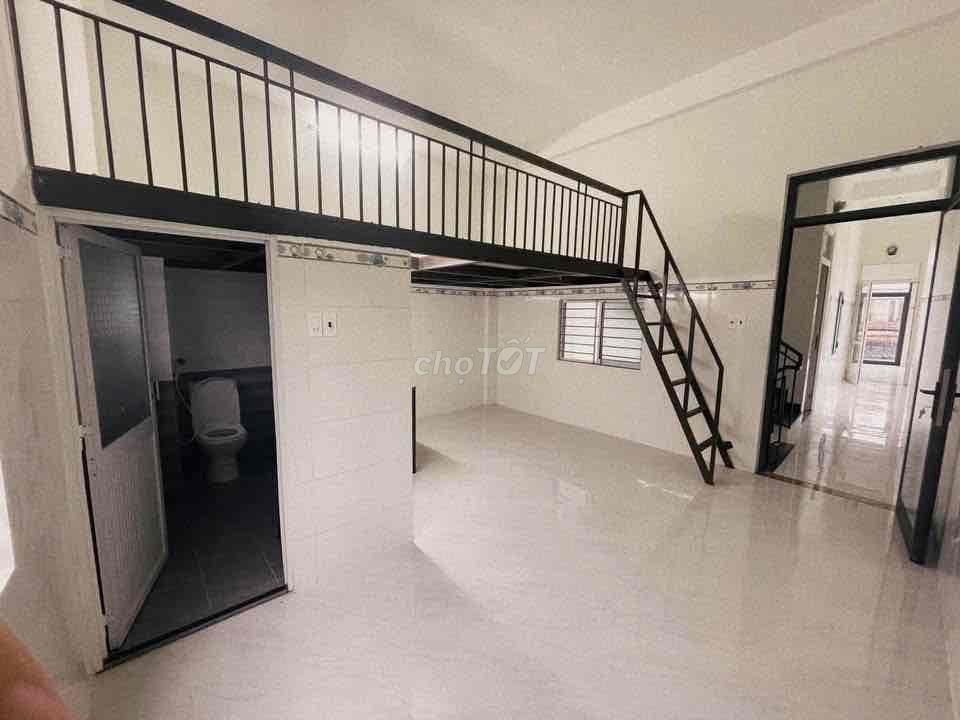 Trống sẳn studio full nội thất bancol quận 11 sát quận 10, quận 5
